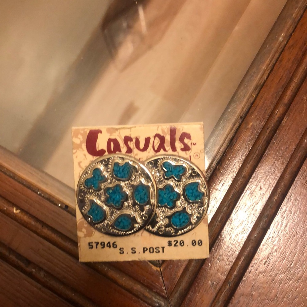 Women New NWOT pieced Ear Rings